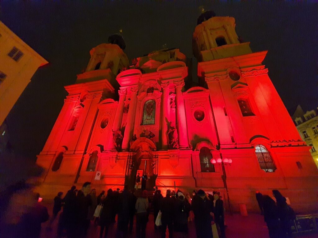 St.-Nikolaus-Kirche, Prag, Red Wednesday
